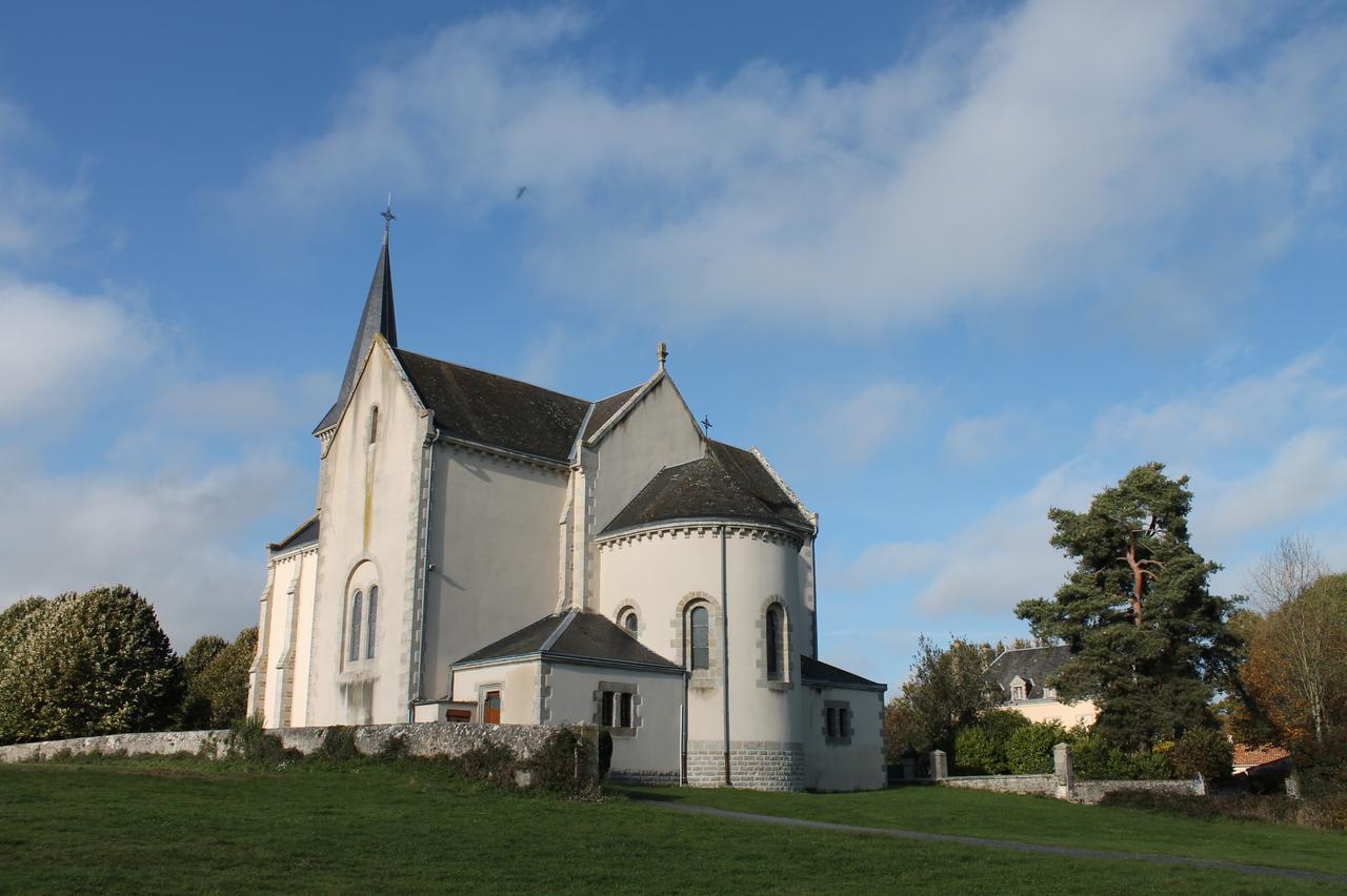 Chapelle Notre-Dame de l'Agenouillée d'Azay-sur-Thouet - Agrandir l'image (fenêtre modale)