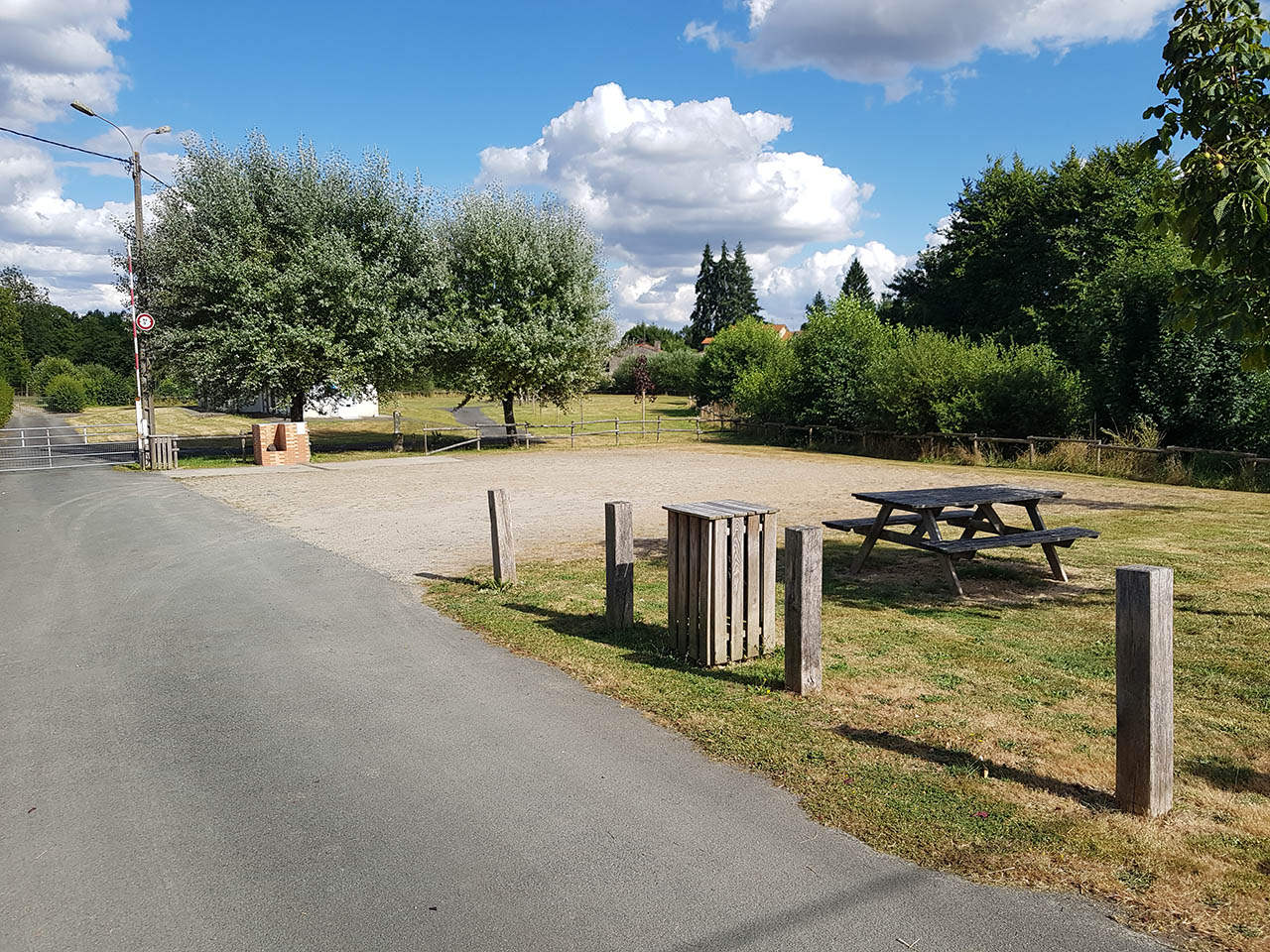 Aire d'accueil de camping-car - Agrandir l'image (fenêtre modale)