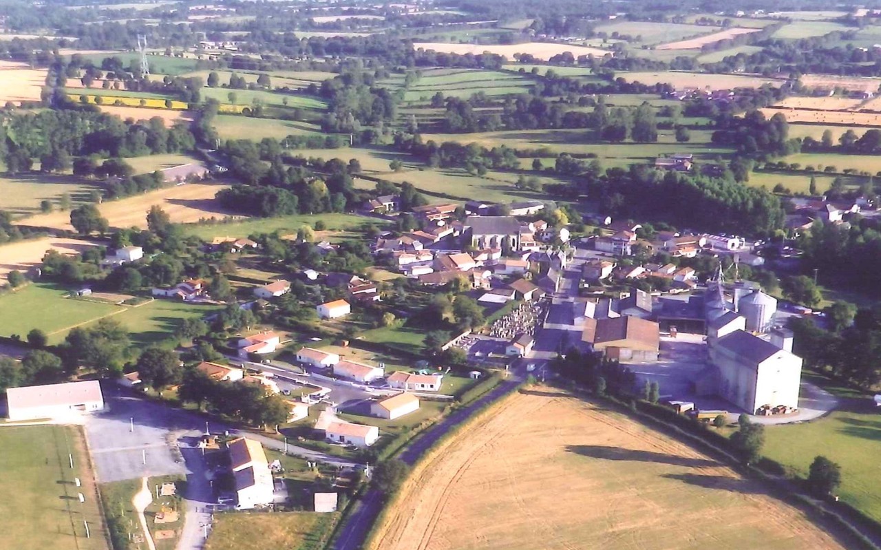 Vausseroux vu du ciel - Agrandir l'image (fenêtre modale)