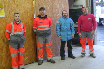 L'Equipe des Espaces-Verts et Bâtiments : Isabelle VENDET, Giovanni BOIDE, Tony AUGST et Sébastien PREVEAU - Agrandir l'image (fenêtre modale)