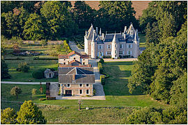 Adilly : le château - Agrandir l'image (fenêtre modale)