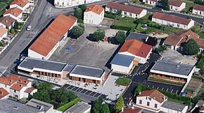 Vue aérienne des écoles de Saint-Aubin-le-Cloud